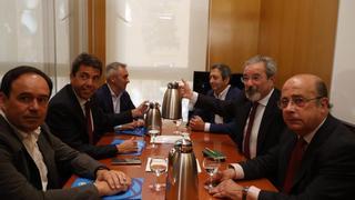 Vox deja su sello en un acuerdo de Gobierno sin referencias al cambio climático ni a la igualdad en la Comunidad Valenciana