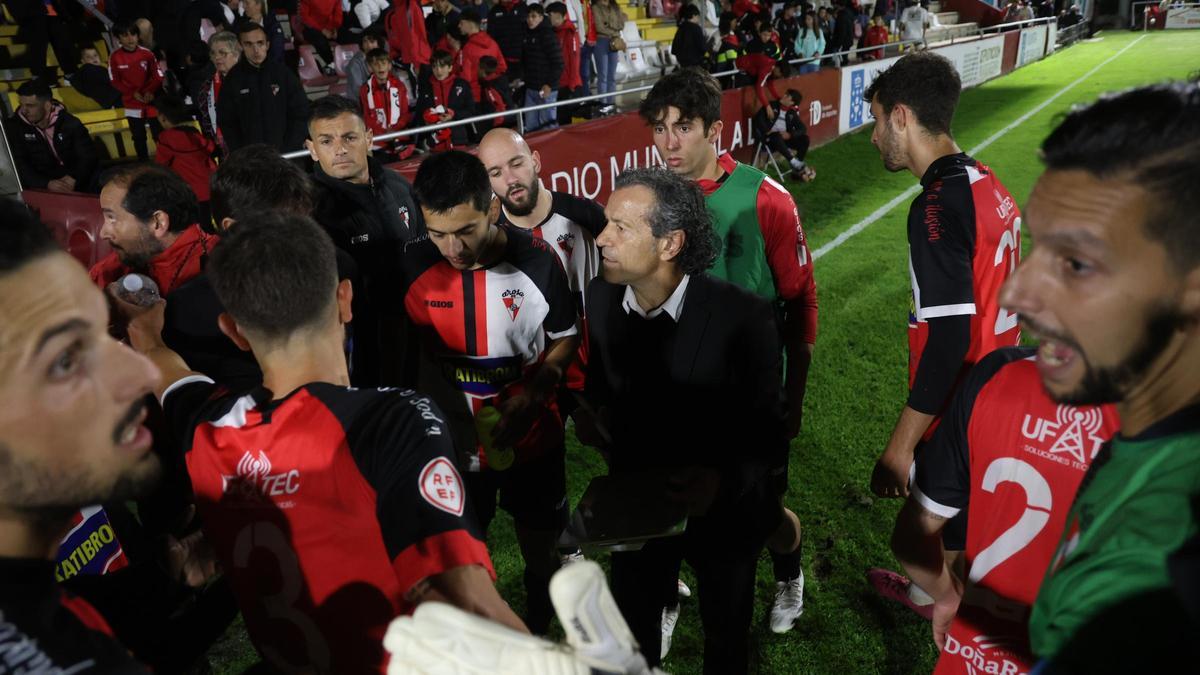 Luisito cierra una etapa de más de dos temporadas en el Arosa.