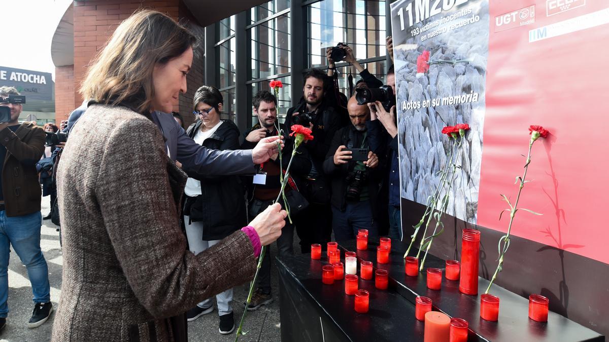 La ministra de Industria, Comercio y Turismo, Reyes Maroto, durante el acto de recuerdo de las víctimas del 11 de marzo en la Estación de Atocha.