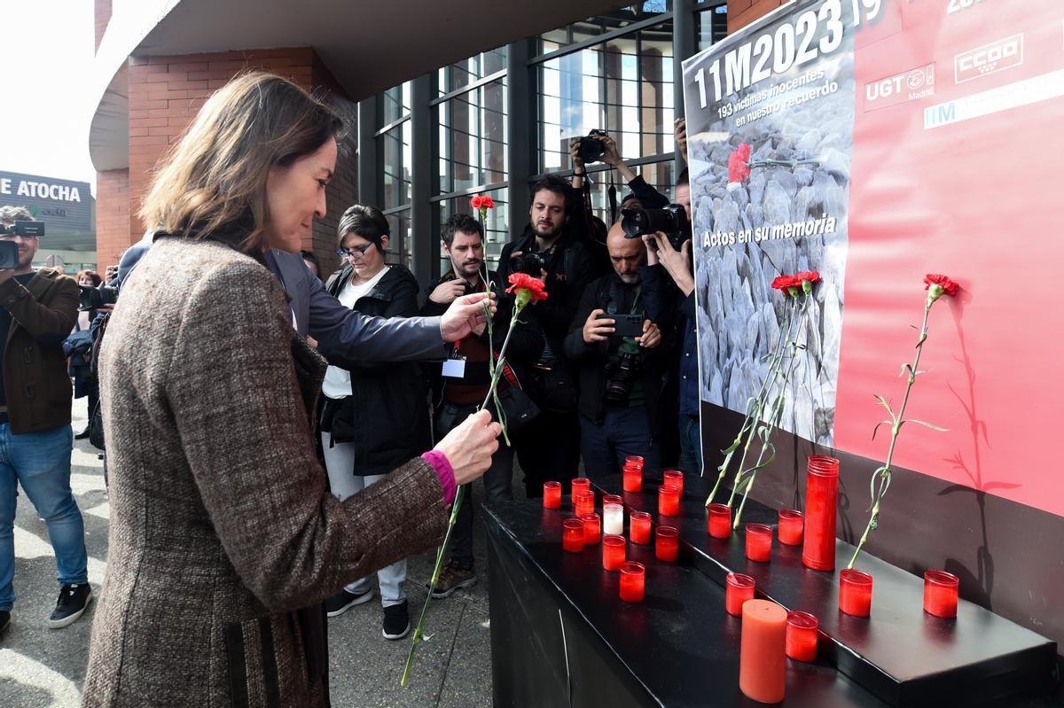 La ministra de Industria, Comercio y Turismo, Reyes Maroto, durante el acto de recuerdo de las víctimas del 11 de marzo en la Estación de Atocha.