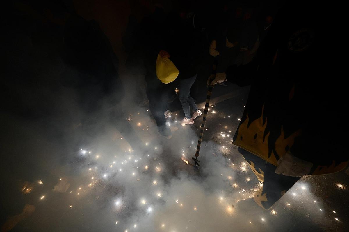 Galería: El correfocs de Dimonis de la Plana recorre las calles de Castelló