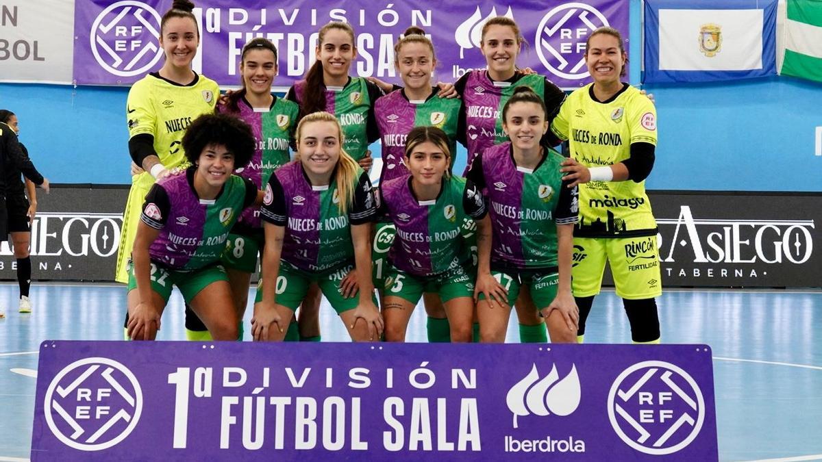 Las chicas del Nueces de Ronda juegan este sábado en Barcelona.