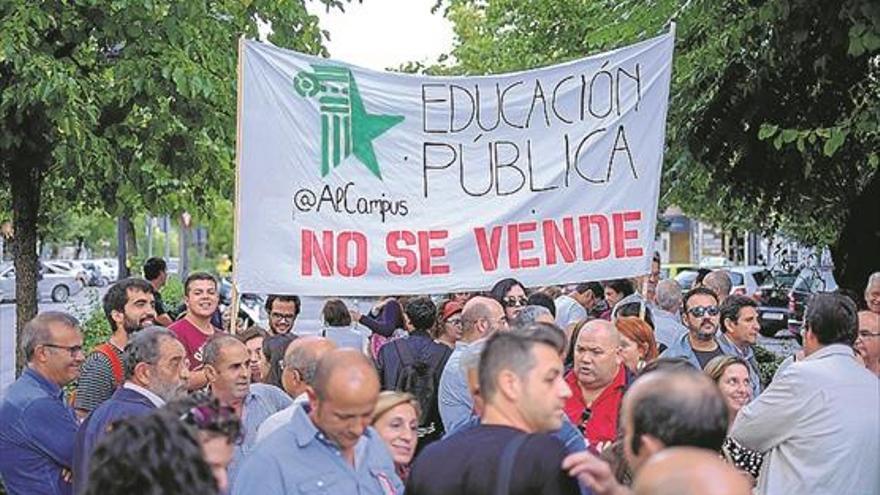 Clases vacías en Extremadura contra las reválidas