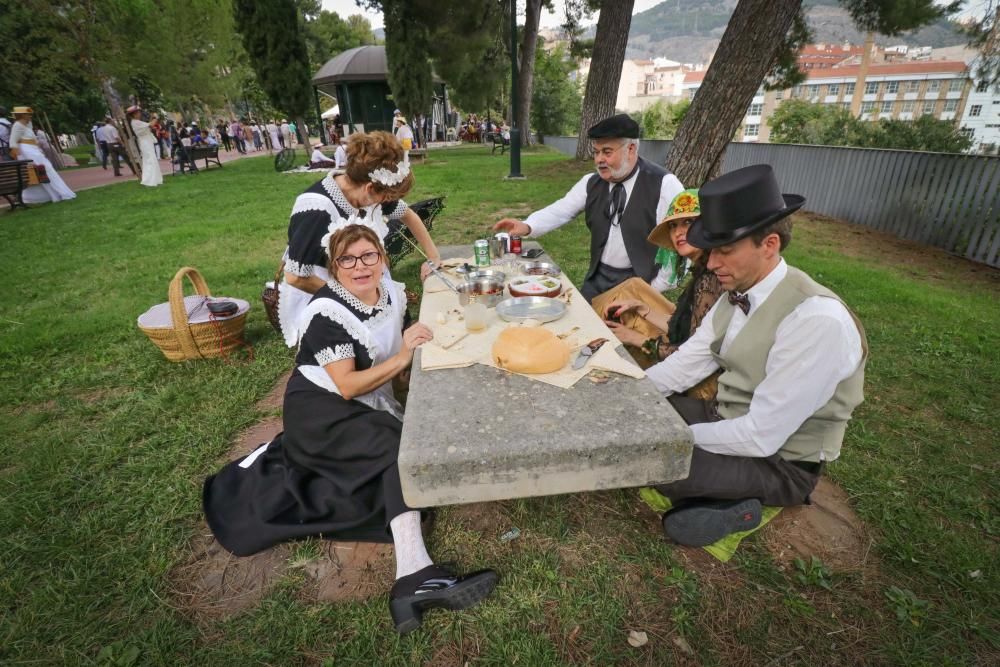 Segunda jornada de la Feria Modernista de Alcoy