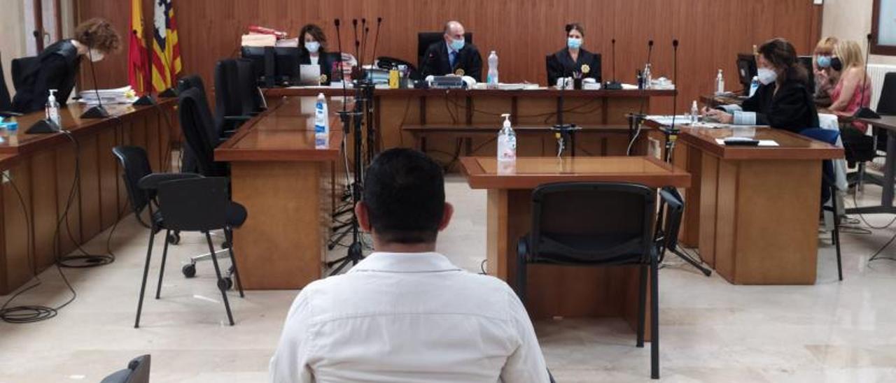 El acusado, durante el juicio celebrado en la Audiencia Provincial de Palma.