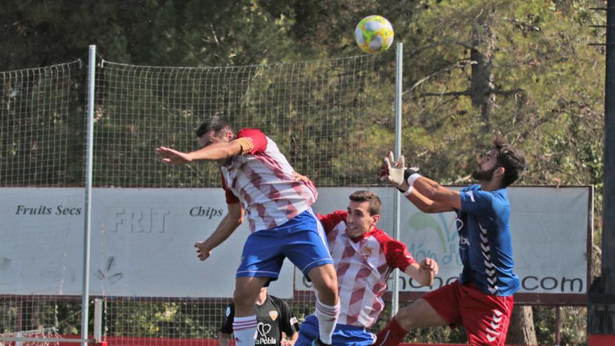 El CE Manresa va competir cara a cara amb la Pobla de Mafumet, equip que continua invicte a la categoria