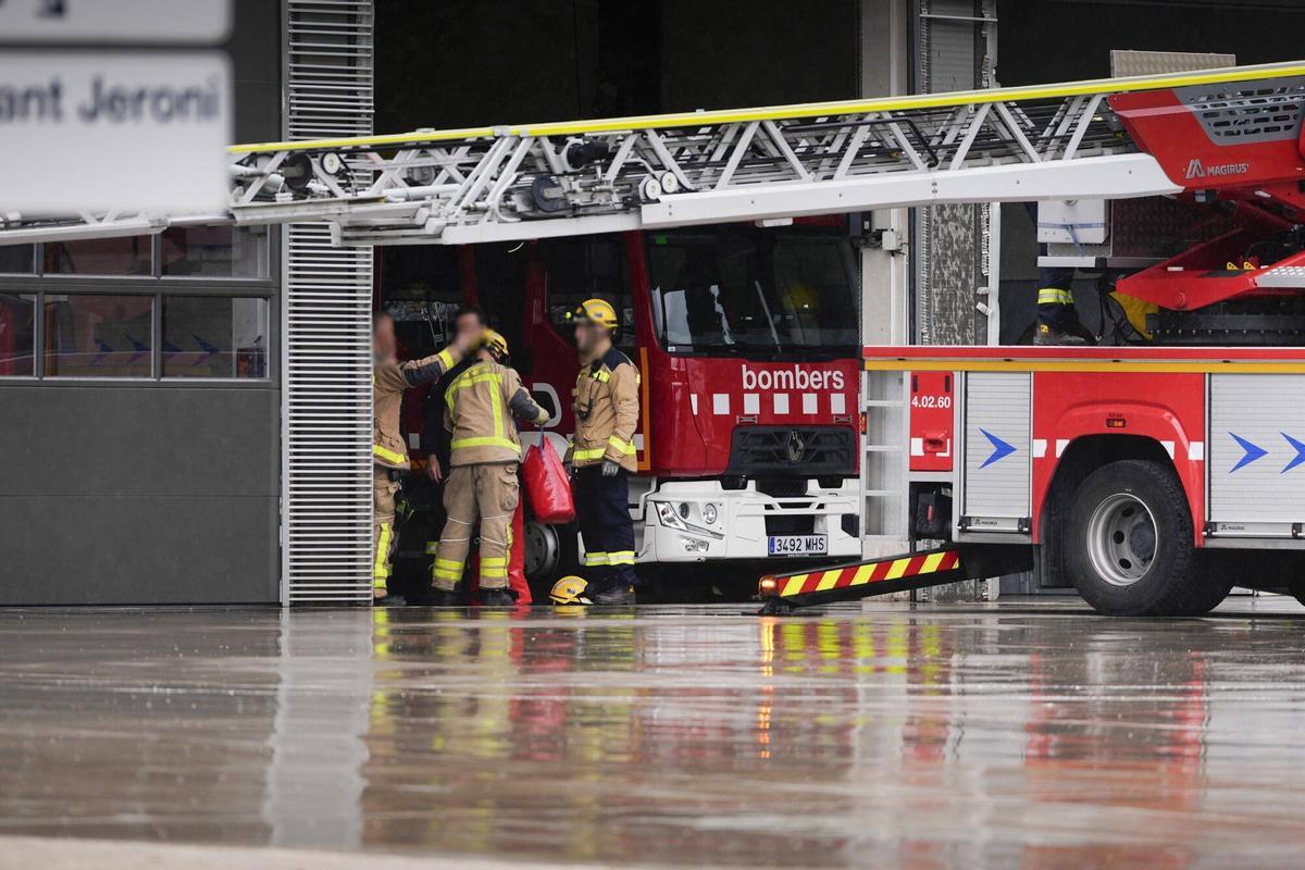 Un incendi en un habitatge de Badalona provoca un ferit crític i dos més menys greus