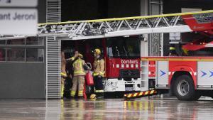 Un incendi en un habitatge de Badalona provoca un ferit crític i dos més menys greus