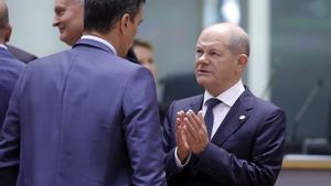 El presidente del Gobierno, Pedro Sánchez, y el canciller alemán, Olaf Scholz, en Bruselas. 