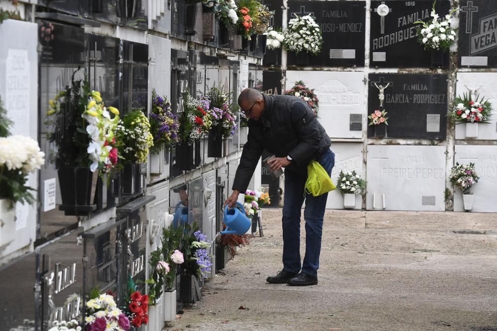 Día de todos los Santos en el cementerio de San Amaro