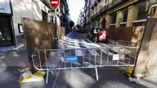 Los vecinos de la calle Manifestación critican el fin del acceso por las Murallas