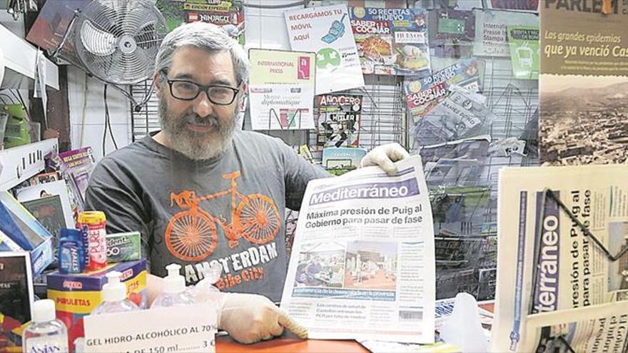 Miguel Ángel Alba, quiosquero de Castelló: &quot;La gente sigue queriendo informarse bien&quot;