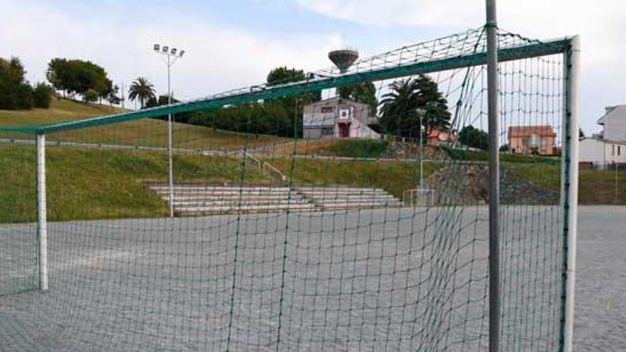 El Concello adjudica las obras del campo de fútbol de Eirís