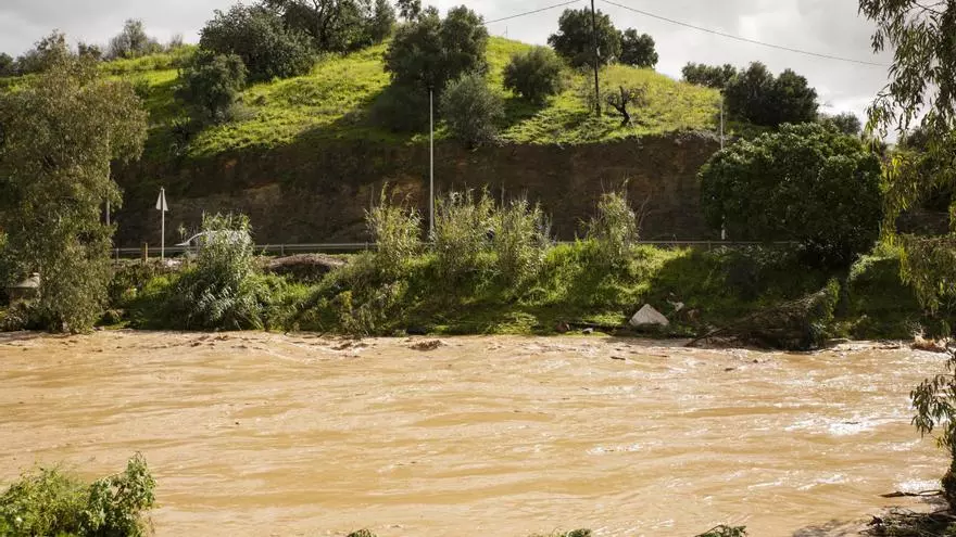 Precaución en Madrid ante la crecida del río Manzanares por el ritmo de desembalse