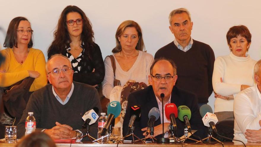 Rueda de prensa de los jefes de servicio de Vigo el día que comunicaron su decisión. // A. Villar