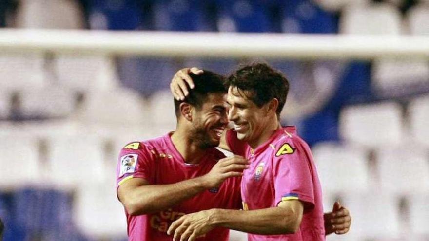 Aythami y Valerón, felices tras el partido. // Cabalar