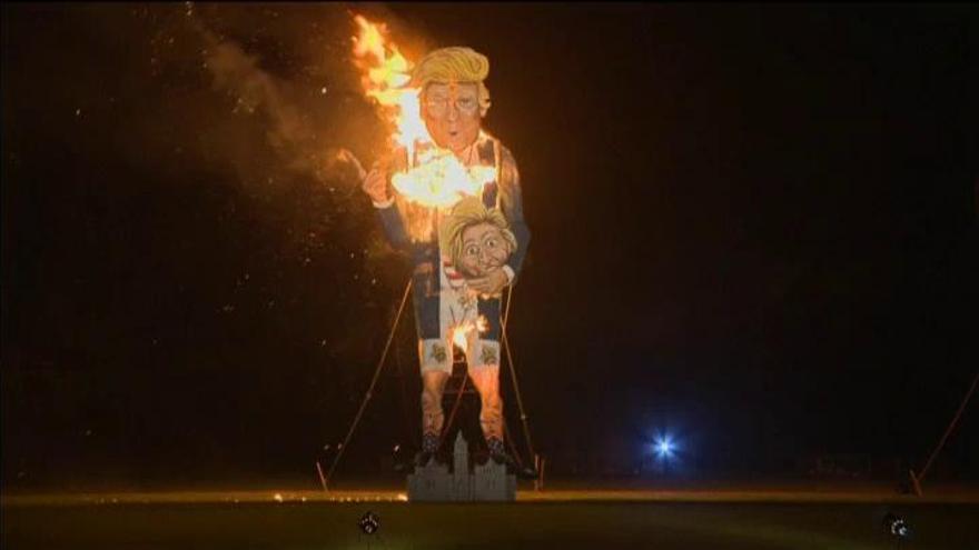 Donald Trump &#039;arde&#039; en la tradicional Noche de Guy Fawkes