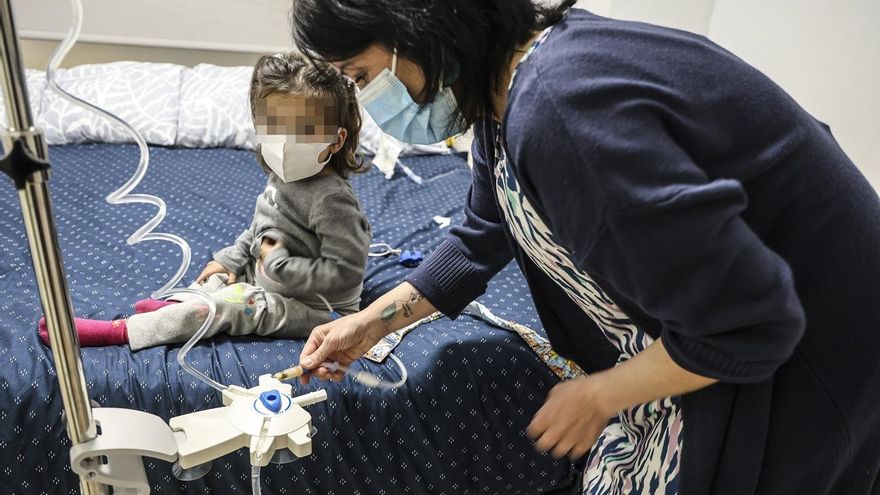Familias de niños en diálisis reclaman una unidad de Nefrología pediátrica en Alicante