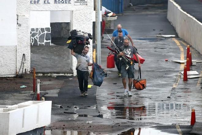 Desalojadas 65 viviendas por el oleaje