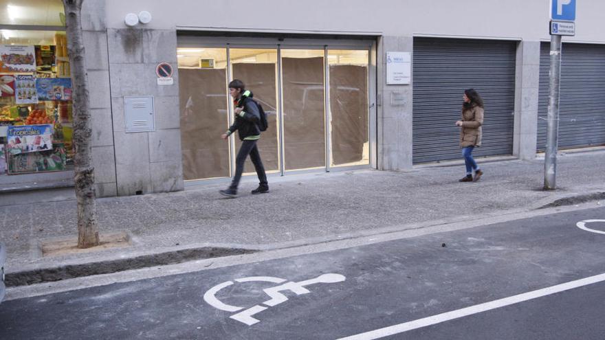 L´exterior de l´antiga seu de Mifas, situada al número 31 del carrer Empúries de la ciutat de Girona · Marc Martí