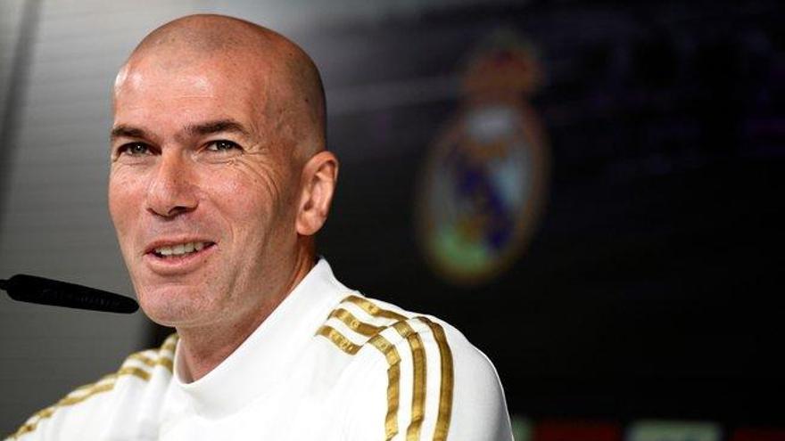 Zidane: &quot;Si pienso en clásico, me equicovo&quot;