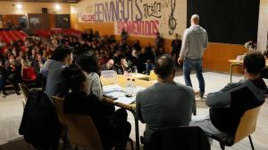 Alexis, un preso preventivo por presunta violencia machista, en el momento de su participación en la final de la liga de debate de la cárcel Brians 1.