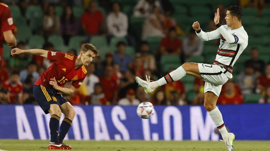 Luis Enrique ha llevado unas zapatillas en el Mundial de lo más