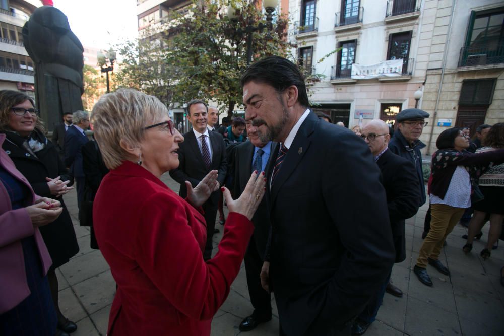 La Generalitat en pleno celebra en Alicante las cuatro décadas de la Carta Magna con un acto institucional en el Teatro Principal que llega en medio de los ataques al modelo territorial y de la alerta ultra.