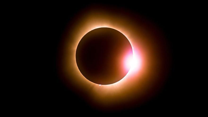 Eclipse de sol en Vigo y Galicia | Consejos, horarios y dónde ver el eclipse solar del 12 de agosto