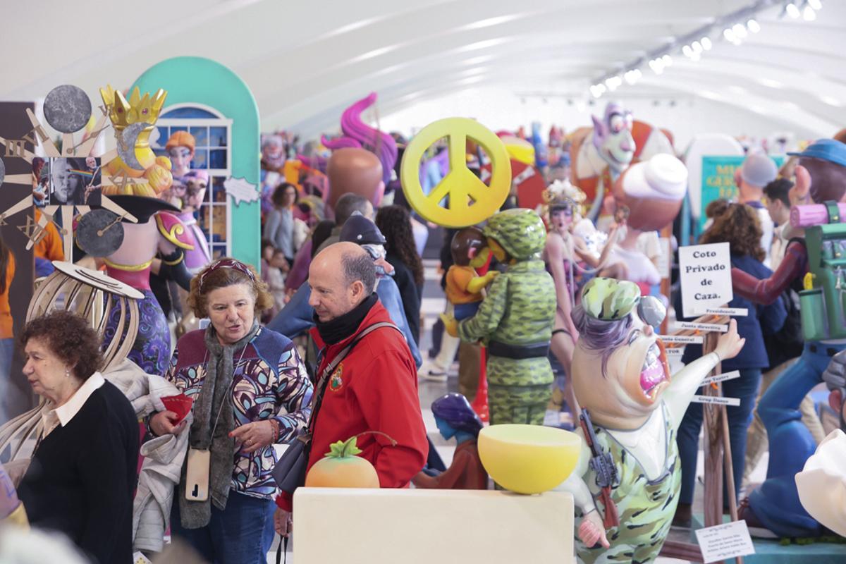 Primera jornada en la Exposición del Ninot de las Fallas de València 2026