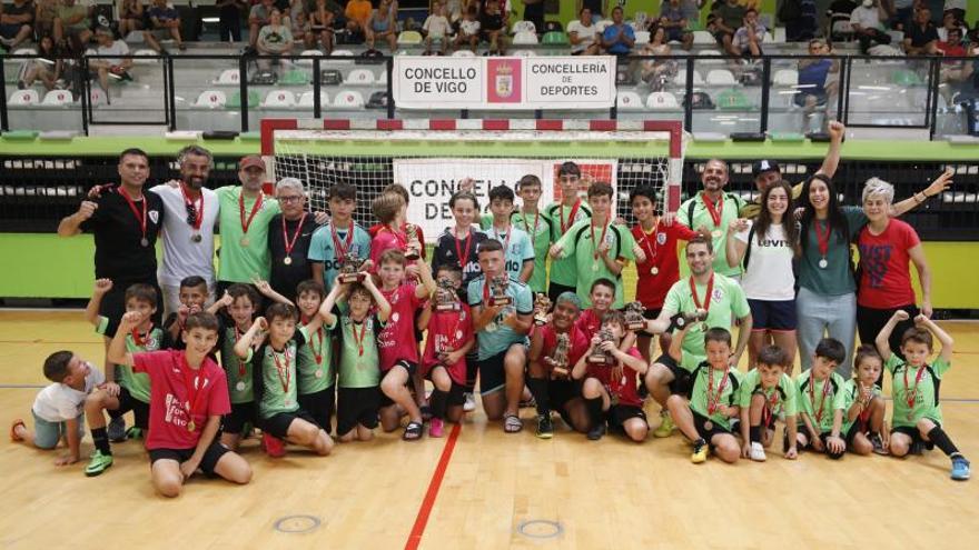 Foto coral de los equipos del Cios Vigo. 