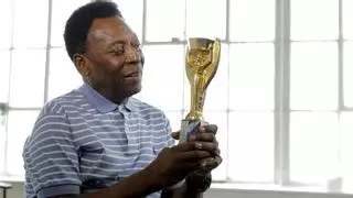 Pelé, símbolo de la perfección en Brasil