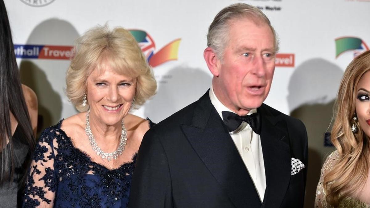 El príncipe Carlos junto a su mujer, Camilla, en una recepción en Londres, el 1 de febrero del 2016.