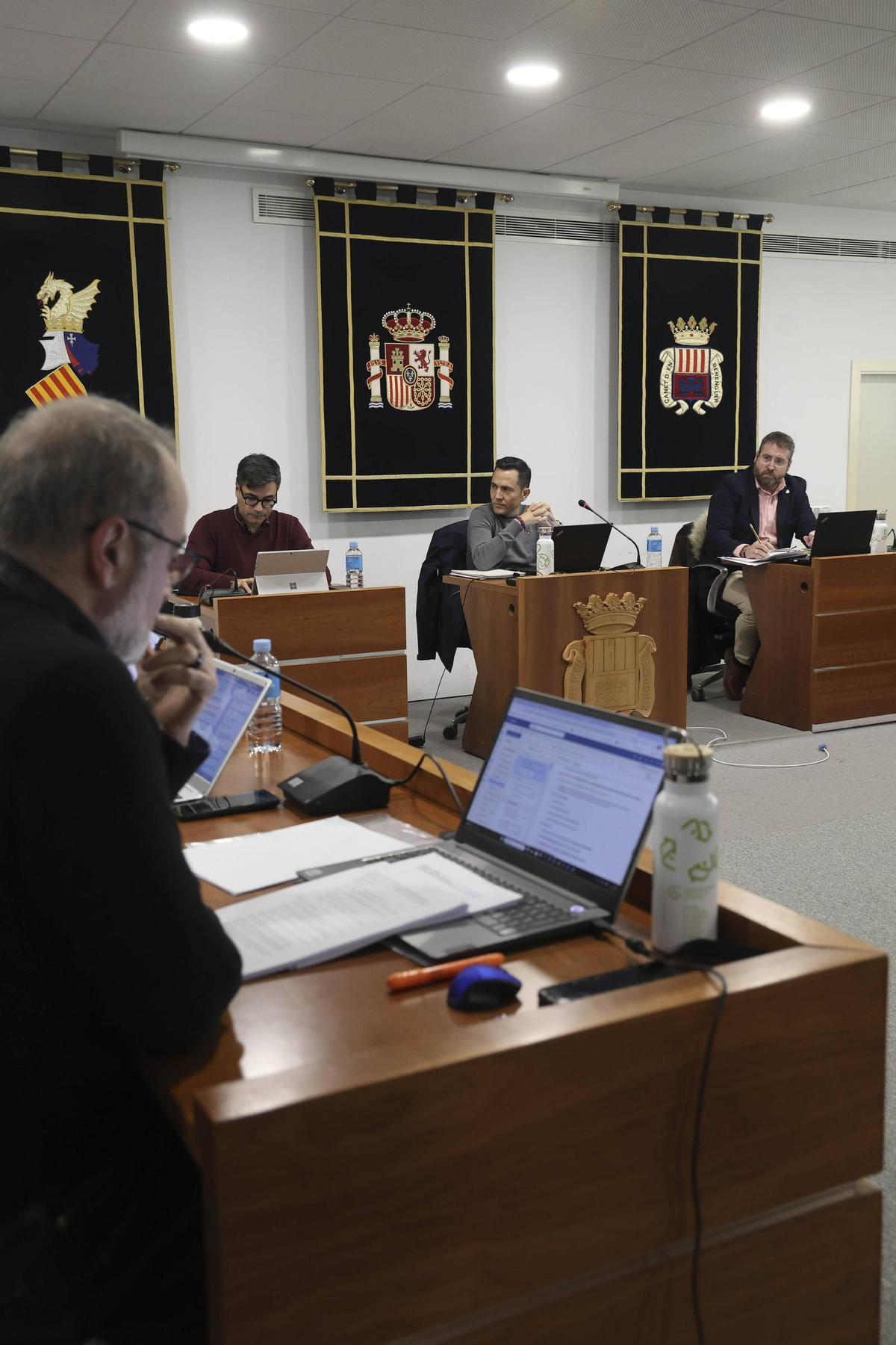 Un momento del último pleno de Canet d'en Berenguer.