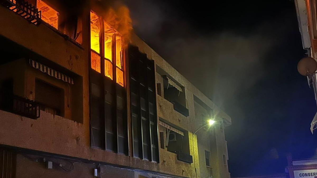 Incendio en una vivienda en San Javier, donde ha fallecido un hombre