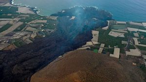 Capten la formació de platges a la ‘fajana’ formada per la lava del volcà de La Palma