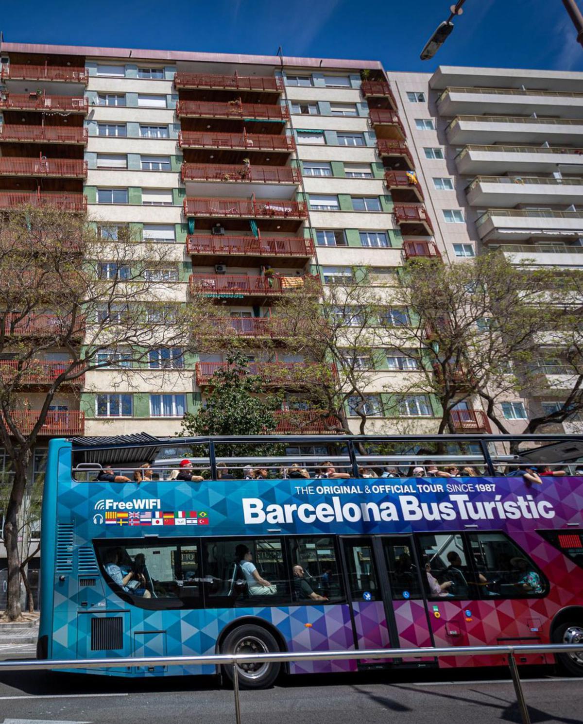 Els amos de pisos turístics demanaran indemnitzacions si els treuen la llicència Els amos de pisos turístics demanaran indemnitzacions si els treuen la llicència
