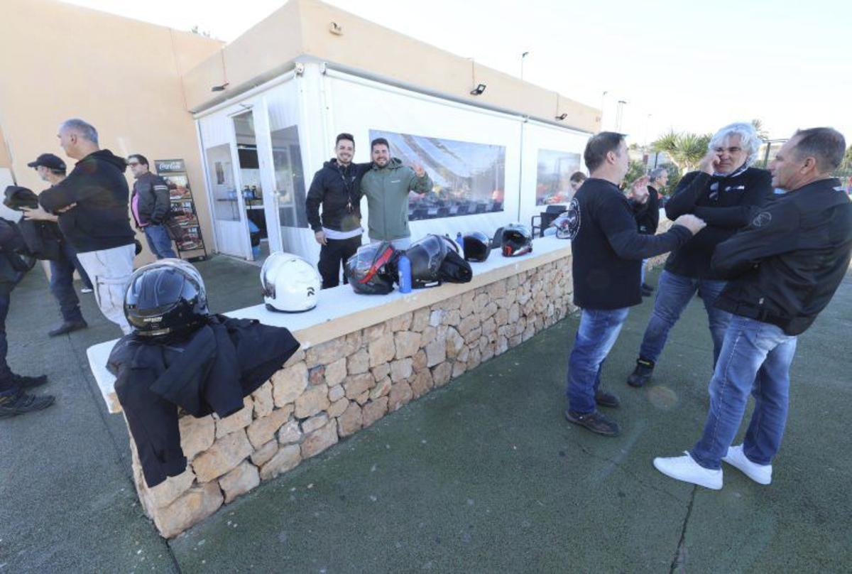 Motoristas unidos contra la polio   en la vuelta solidaria a Eivissa | FOTOS DE J. A. RIERA