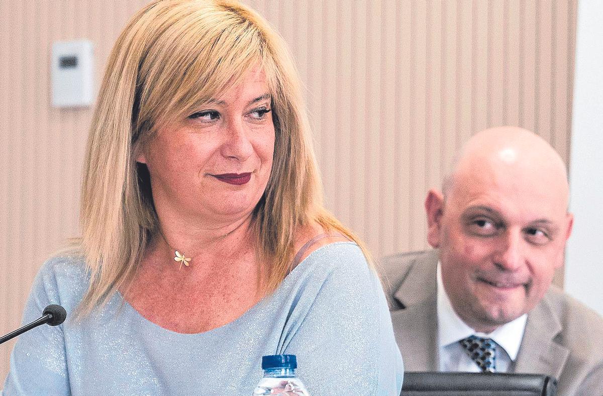 La «tebiesa» de Ferraz davant els àudios de l’UCO exaspera el PSOE: «S’ha reaccionat tard i malament» La «tebiesa» de Ferraz davant els àudios de l’UCO exaspera el PSOE: «S’ha reaccionat tard i malament»