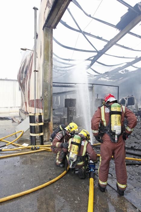 Incendi d'una nau a Porqueres