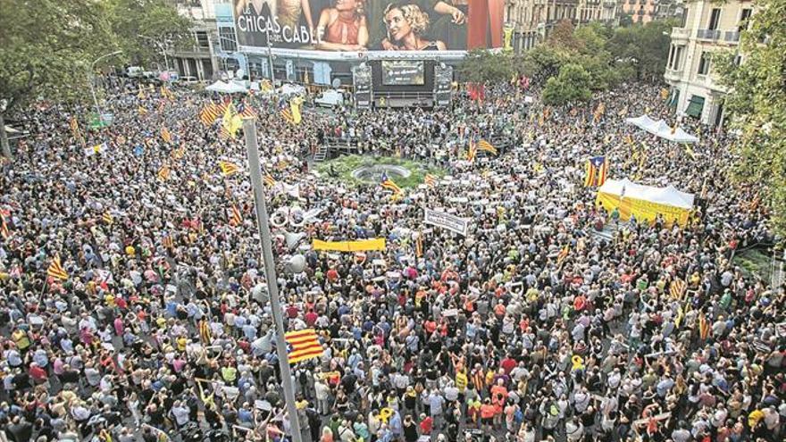 La Generalitat conmemora el 20-S entre fuertes tensiones internas