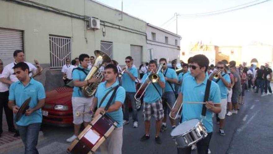 La familia de la Reina de Santa Bárbara, en pie de guerra por no poder sacar carroza