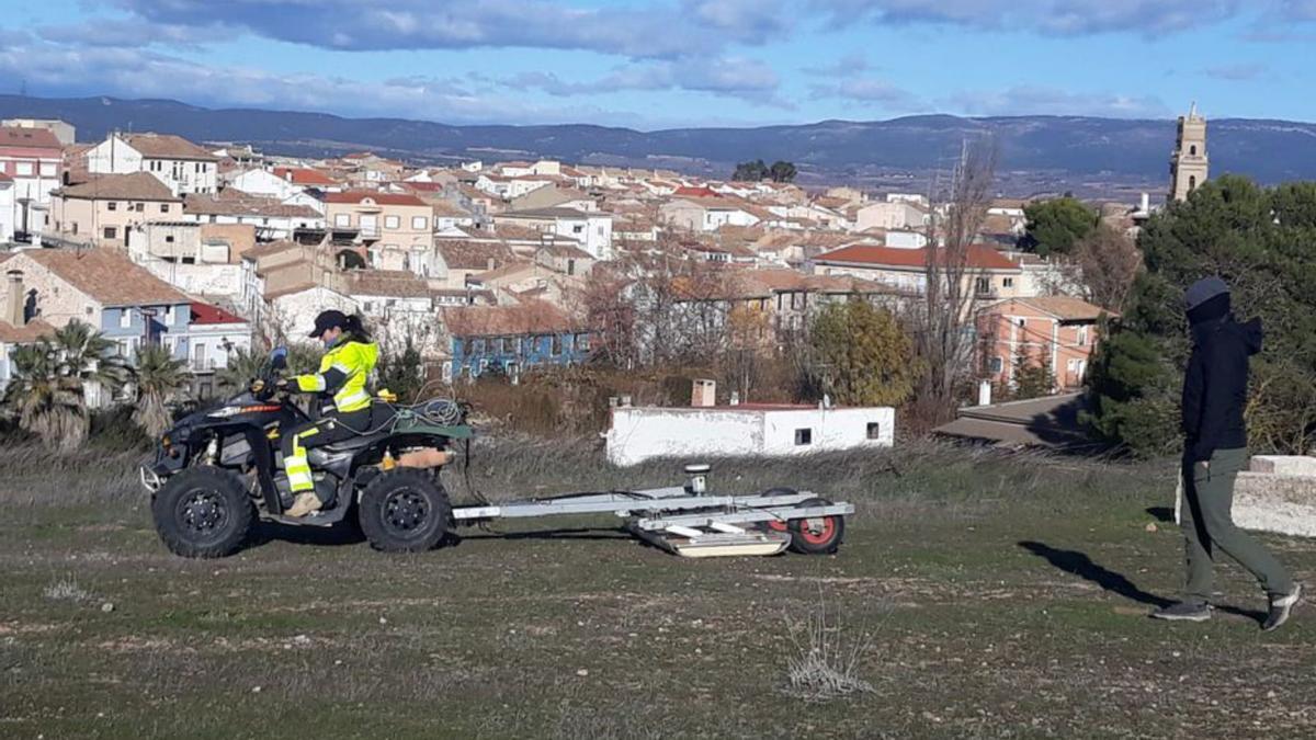 El dispositivo GPR en Kelin, en una zona no excavada. | UV