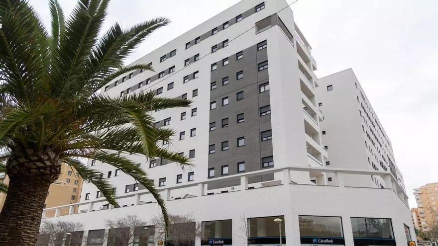 Así es la urbanización Les Naus: la polémica promoción de vivienda protegida en Alicante con adjudicaciones a cargos públicos y familiares