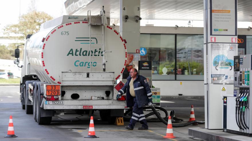 Transportistas reclaman al Gobierno más ayudas ante la subida de los carburantes