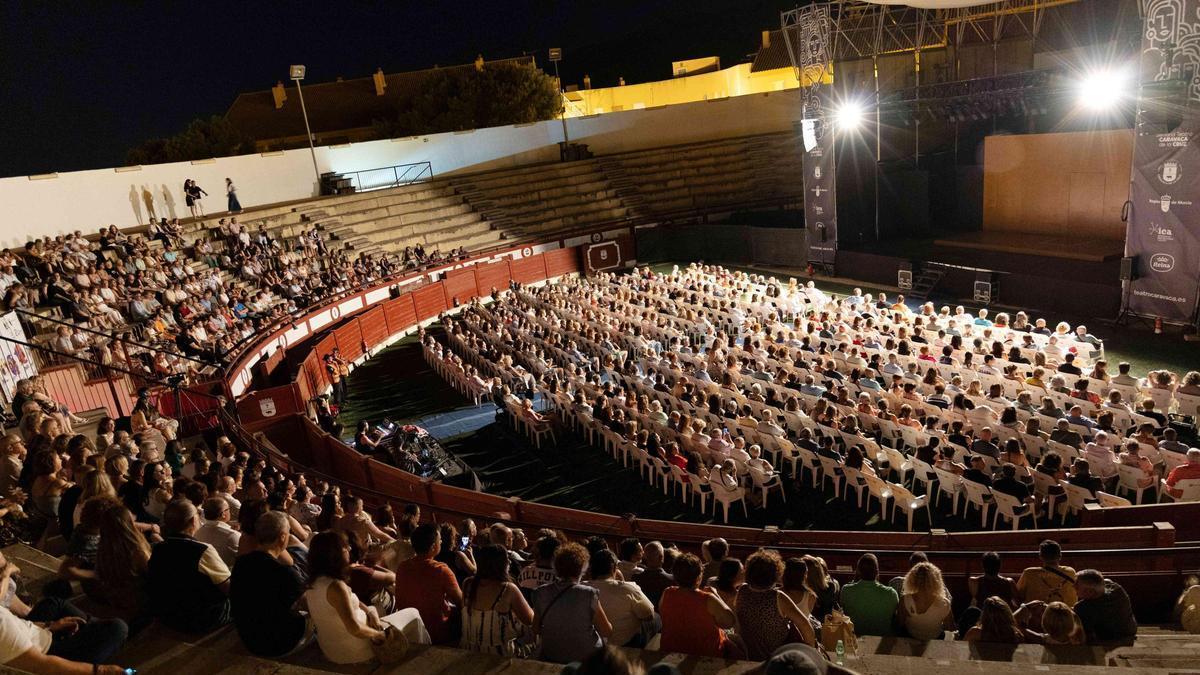 La plaza de toros de Caravaca convertida en un teatro al aire libre