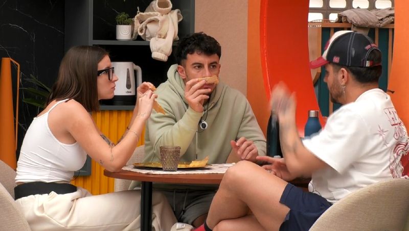 Manuel habla con Sandra y Juanpi sobre Lucía