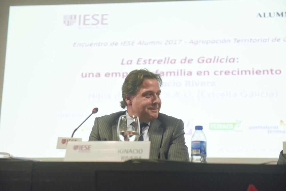 El consejero delegado de Hijos de Rivera, Ignacio Rivera, participa en el X Encuentro Alumni del IESE en Galicia.