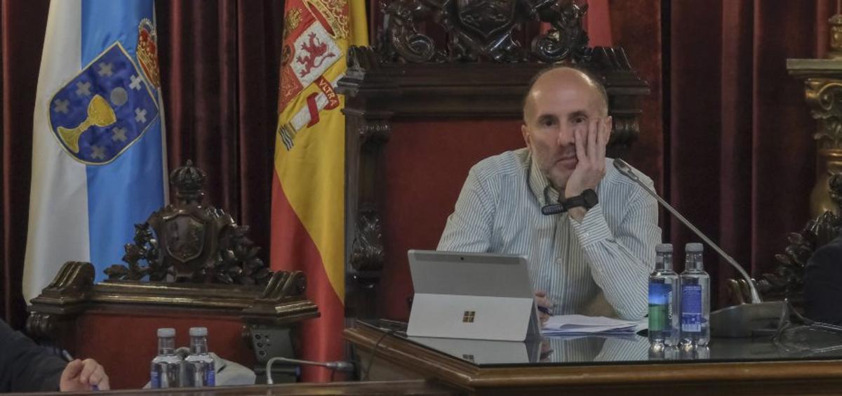 El alcalde, Gonzalo Pérez Jácome, en un momento del pleno ordinario celebrado ayer. | ROI CRUZ