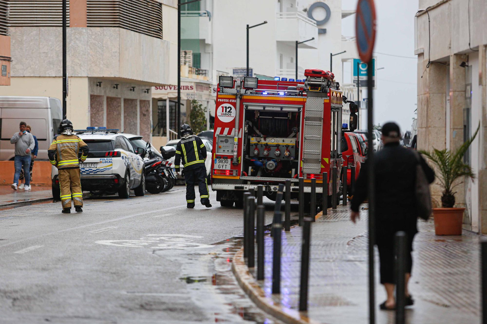 Alarma por un incendio en la cocina de un piso en Ibiza